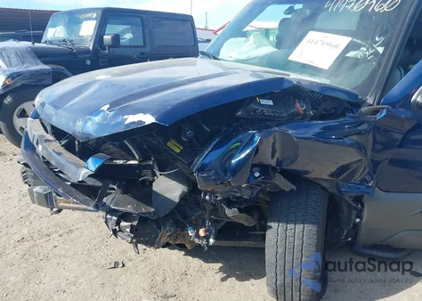 2002 Chevrolet Avalanche 1500 z USA, uszkodzony, nr VIN 3GNEK13T72G117446